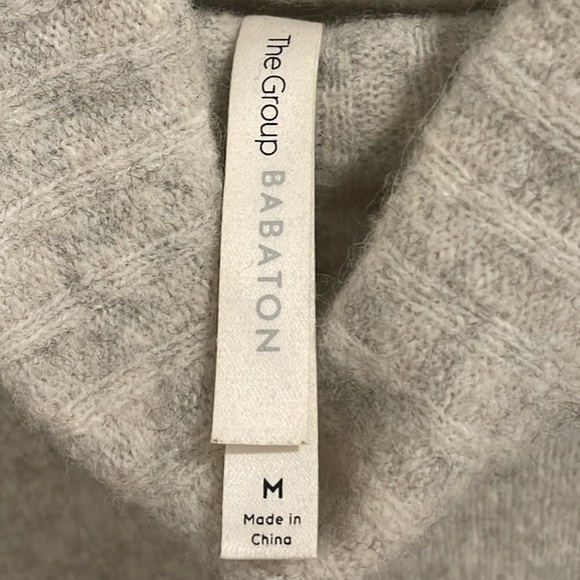 Babaton oversized turtle neck sweater - Picture 2 of 2